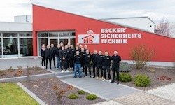 teamfoto entfernung - teamfoto-entfernung.jpg